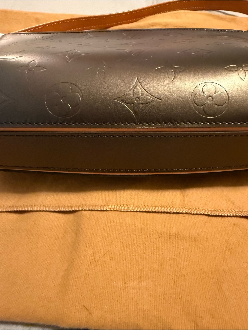 Louis Vuitton Monogram Mat Fowler Shoulder Bag in pristine condition - Picture 3 of 8